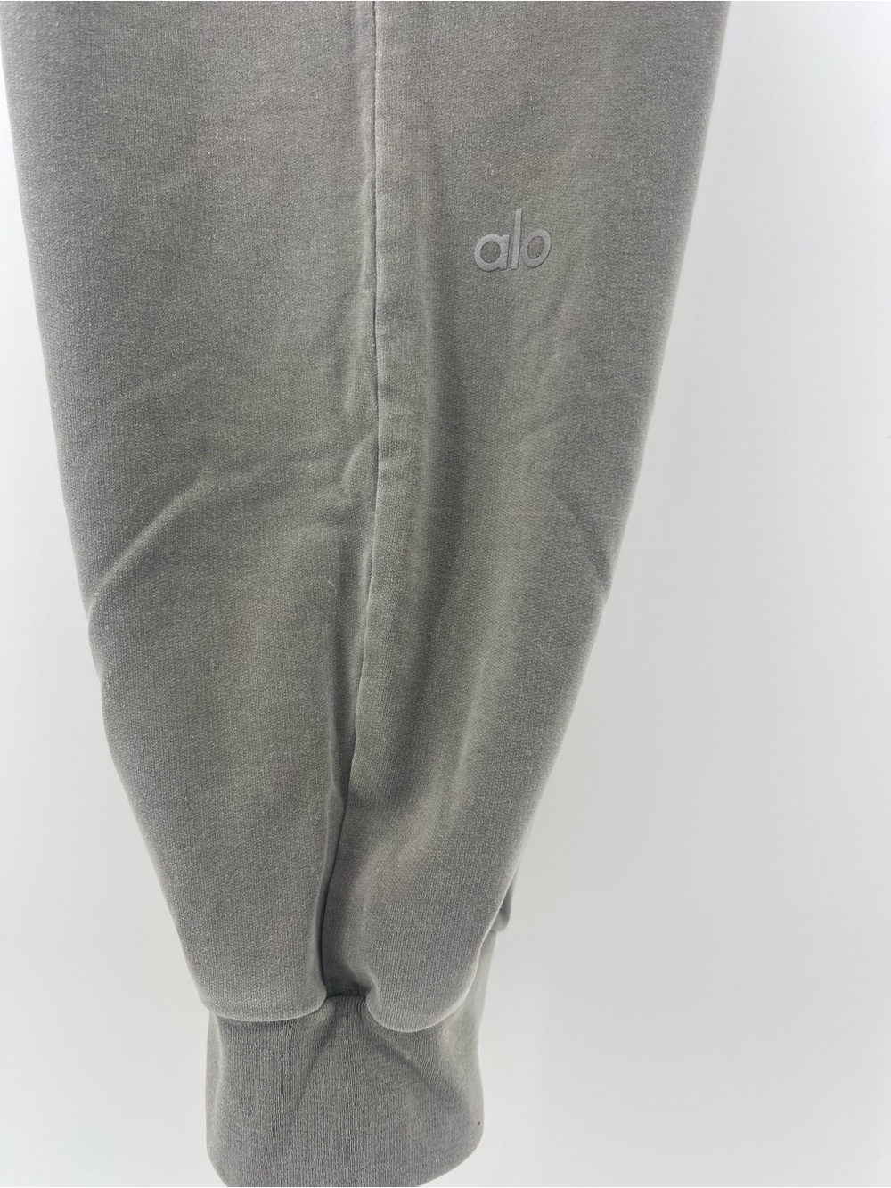 ALO Yoga Women's Cargo Joggers in  Gray - Picture 11 of 16